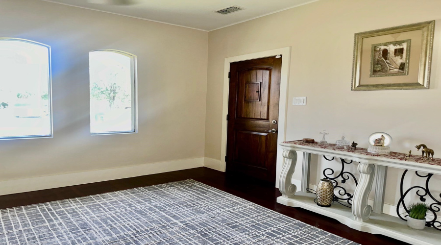 1619 Garfield St, Laredo, Texas 78043, 2 Bedrooms Bedrooms, 6 Rooms Rooms,1 BathroomBathrooms,Residential,For Sale,1619 Garfield St,20264639
