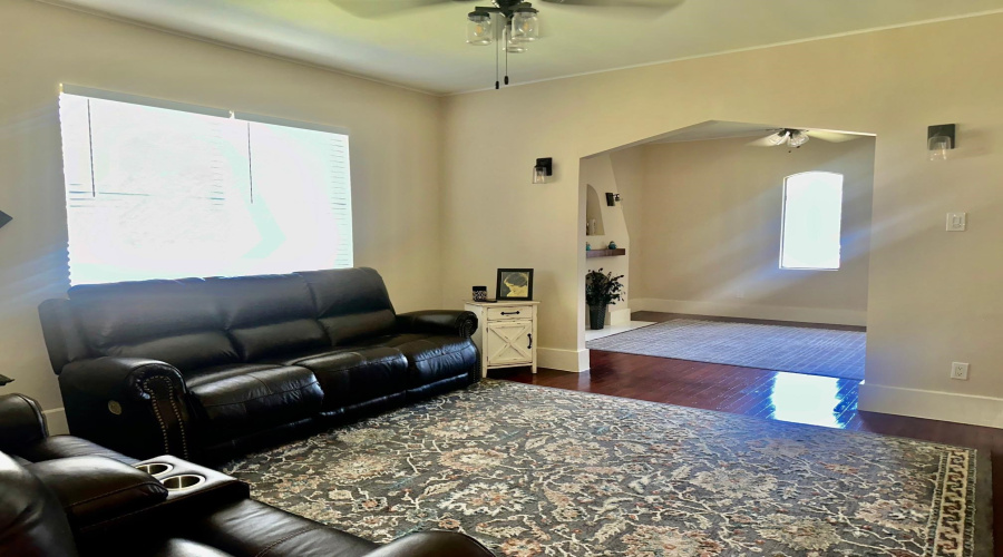 1619 Garfield St, Laredo, Texas 78043, 2 Bedrooms Bedrooms, 6 Rooms Rooms,1 BathroomBathrooms,Residential,For Sale,1619 Garfield St,20264639