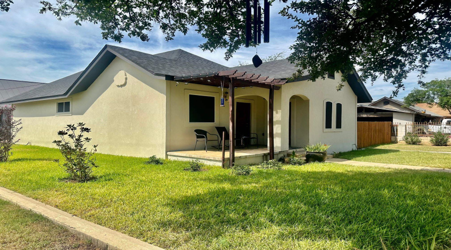 1619 Garfield St, Laredo, Texas 78043, 2 Bedrooms Bedrooms, 6 Rooms Rooms,1 BathroomBathrooms,Residential,For Sale,1619 Garfield St,20264639