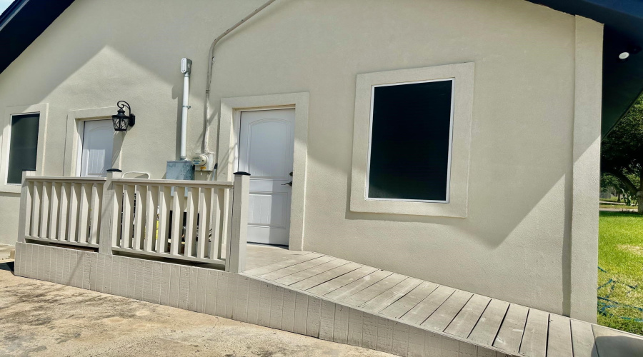 1619 Garfield St, Laredo, Texas 78043, 2 Bedrooms Bedrooms, 6 Rooms Rooms,1 BathroomBathrooms,Residential,For Sale,1619 Garfield St,20264639