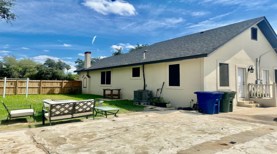 1619 Garfield St, Laredo, Texas 78043, 2 Bedrooms Bedrooms, 6 Rooms Rooms,1 BathroomBathrooms,Residential,For Sale,1619 Garfield St,20264639