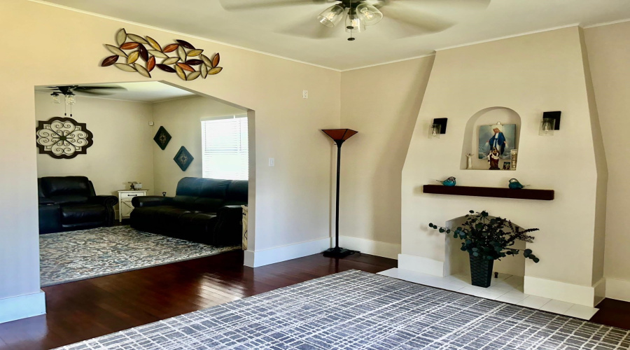 1619 Garfield St, Laredo, Texas 78043, 2 Bedrooms Bedrooms, 6 Rooms Rooms,1 BathroomBathrooms,Residential,For Sale,1619 Garfield St,20264639