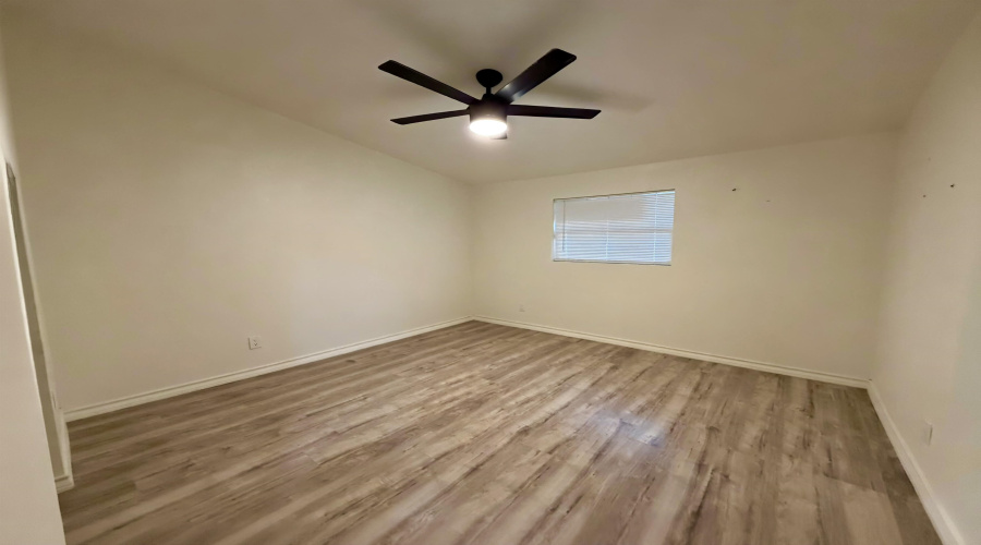 1907 Plum St, Laredo, Texas 78043, 3 Bedrooms Bedrooms, 5 Rooms Rooms,1 BathroomBathrooms,Residential,For Sale,1907 Plum St,20264641