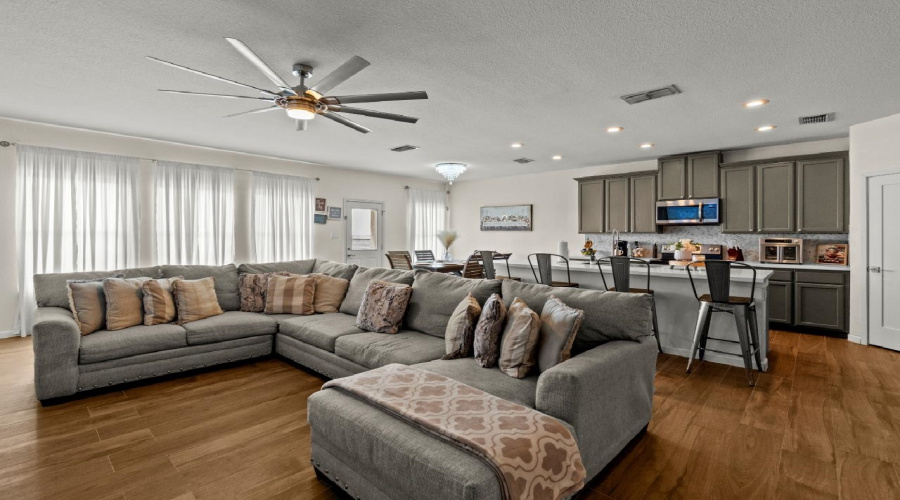 311 Sabal Loop, LAREDO, Texas 78045, 4 Bedrooms Bedrooms, 8 Rooms Rooms,2 BathroomsBathrooms,Residential,For Sale,311 Sabal Loop,20264644