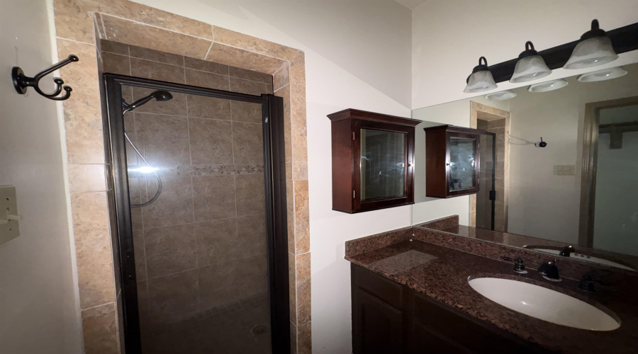 8216 Casa Verde Rd, Laredo, Texas 78041, 2 Bedrooms Bedrooms, 5 Rooms Rooms,2 BathroomsBathrooms,Residential,For Rent,8216 Casa Verde Rd,20264645