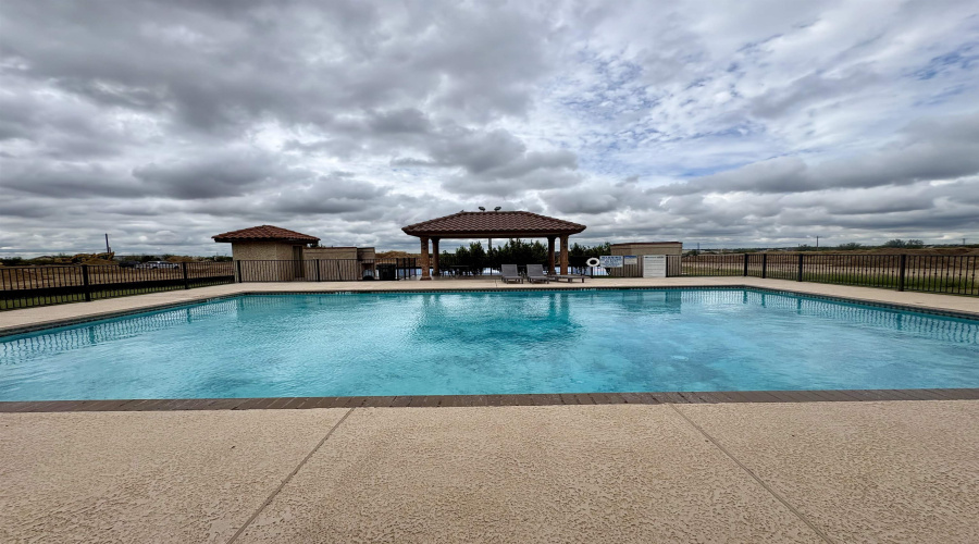 8216 Casa Verde Rd, Laredo, Texas 78041, 2 Bedrooms Bedrooms, 5 Rooms Rooms,2 BathroomsBathrooms,Residential,For Rent,8216 Casa Verde Rd,20264645