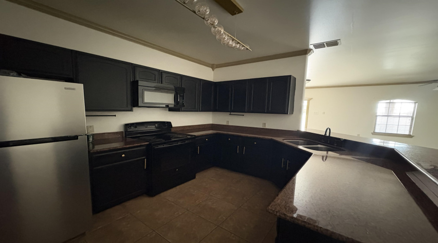8216 Casa Verde Rd, Laredo, Texas 78041, 2 Bedrooms Bedrooms, 5 Rooms Rooms,2 BathroomsBathrooms,Residential,For Rent,8216 Casa Verde Rd,20264645