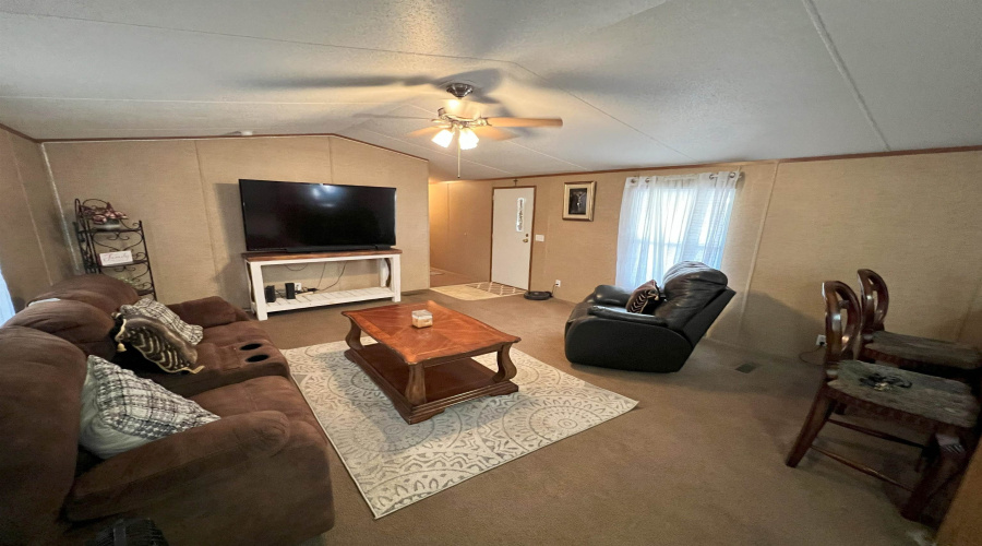 5303 Pharr Ln, Zapata, Texas 78076, 3 Bedrooms Bedrooms, 5 Rooms Rooms,2 BathroomsBathrooms,Residential,For Rent,5303 Pharr Ln,20264649