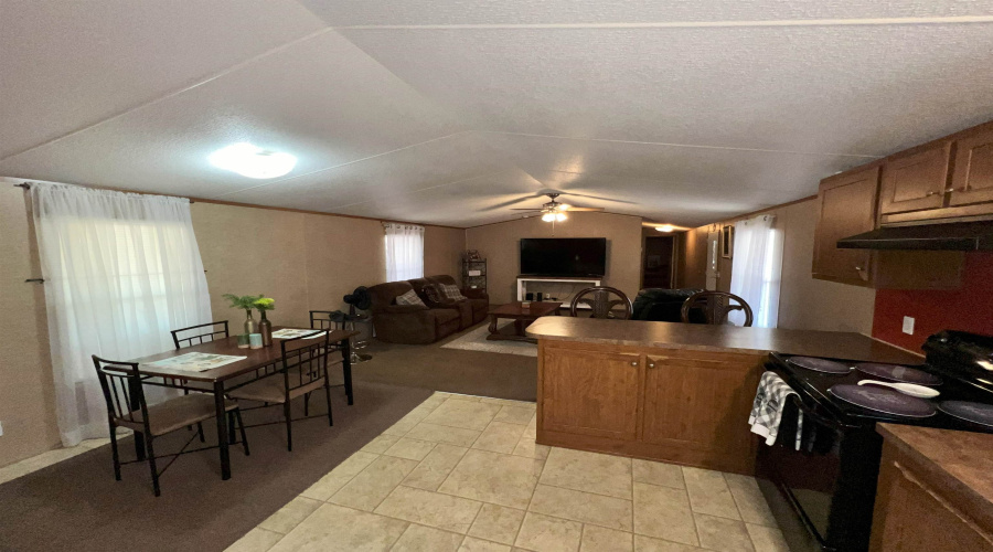 5303 Pharr Ln, Zapata, Texas 78076, 3 Bedrooms Bedrooms, 5 Rooms Rooms,2 BathroomsBathrooms,Residential,For Rent,5303 Pharr Ln,20264649