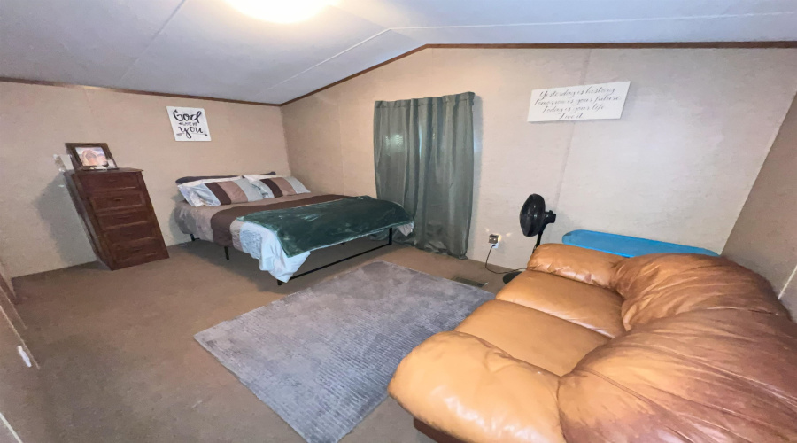 5303 Pharr Ln, Zapata, Texas 78076, 3 Bedrooms Bedrooms, 5 Rooms Rooms,2 BathroomsBathrooms,Residential,For Rent,5303 Pharr Ln,20264649