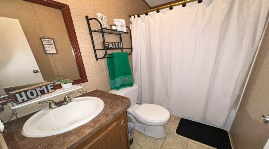 5303 Pharr Ln, Zapata, Texas 78076, 3 Bedrooms Bedrooms, 5 Rooms Rooms,2 BathroomsBathrooms,Residential,For Rent,5303 Pharr Ln,20264649
