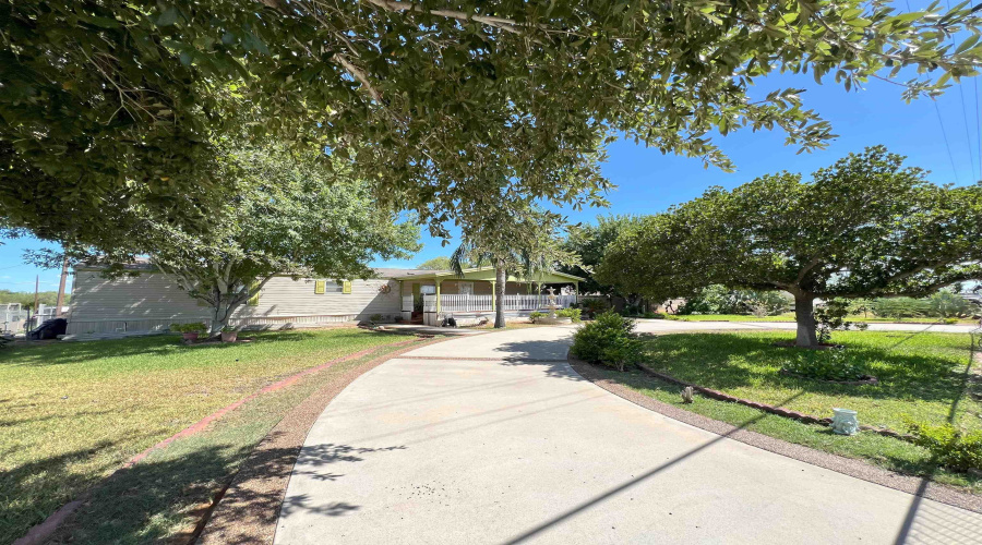 5303 Pharr Ln, Zapata, Texas 78076, 3 Bedrooms Bedrooms, 5 Rooms Rooms,2 BathroomsBathrooms,Residential,For Rent,5303 Pharr Ln,20264649