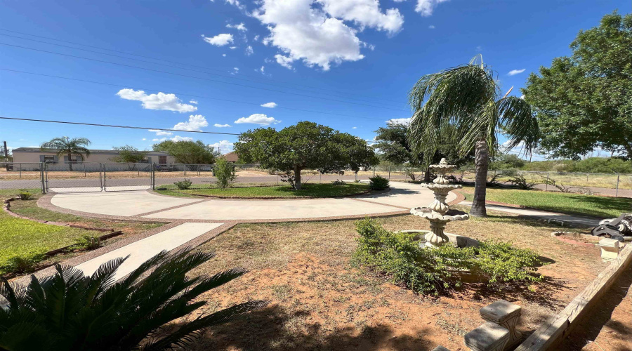 5303 Pharr Ln, Zapata, Texas 78076, 3 Bedrooms Bedrooms, 5 Rooms Rooms,2 BathroomsBathrooms,Residential,For Rent,5303 Pharr Ln,20264649