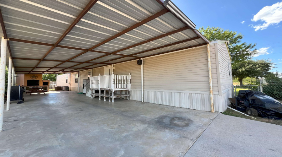 5303 Pharr Ln, Zapata, Texas 78076, 3 Bedrooms Bedrooms, 5 Rooms Rooms,2 BathroomsBathrooms,Residential,For Rent,5303 Pharr Ln,20264649