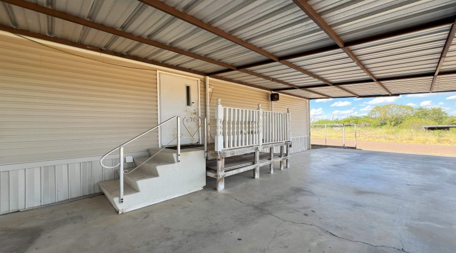5303 Pharr Ln, Zapata, Texas 78076, 3 Bedrooms Bedrooms, 5 Rooms Rooms,2 BathroomsBathrooms,Residential,For Rent,5303 Pharr Ln,20264649