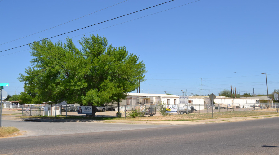 200 W Lyon St, Laredo, Texas 78041, 1 Room Rooms,4 BathroomsBathrooms,Commercial retail/office,For Sale,200 W Lyon St,20261480