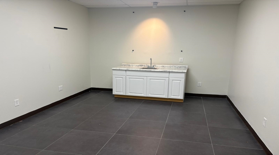 6999 McPherson Rd, laredo, Texas 78041, 51 Rooms Rooms,2 BathroomsBathrooms,Commercial retail/office,For Rent,6999 McPherson Rd,20264652