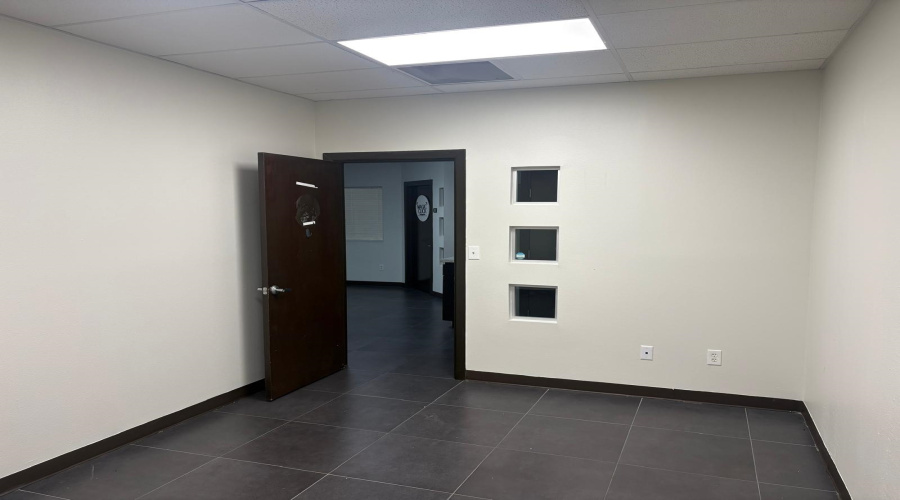 6999 McPherson Rd, laredo, Texas 78041, 51 Rooms Rooms,2 BathroomsBathrooms,Commercial retail/office,For Rent,6999 McPherson Rd,20264652