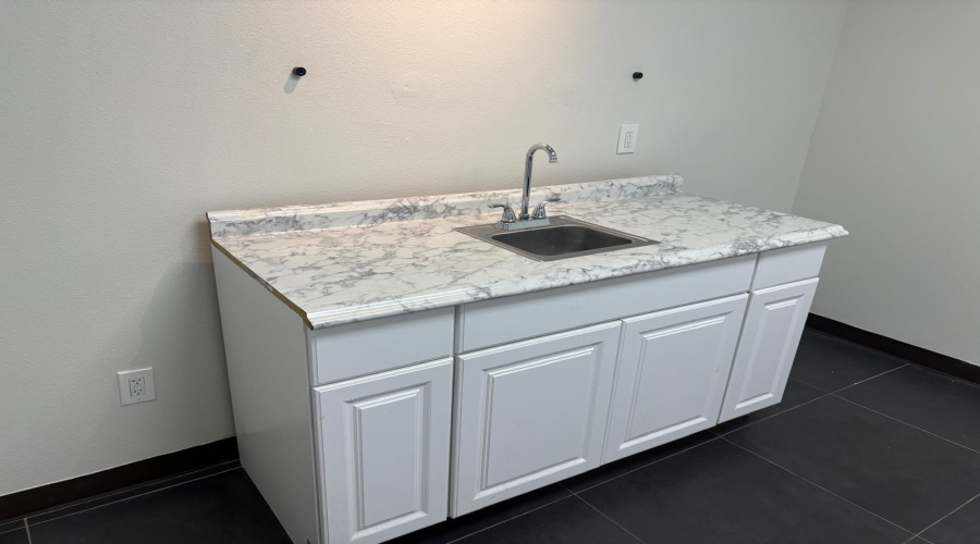 6999 McPherson Rd, laredo, Texas 78041, 51 Rooms Rooms,2 BathroomsBathrooms,Commercial retail/office,For Rent,6999 McPherson Rd,20264652