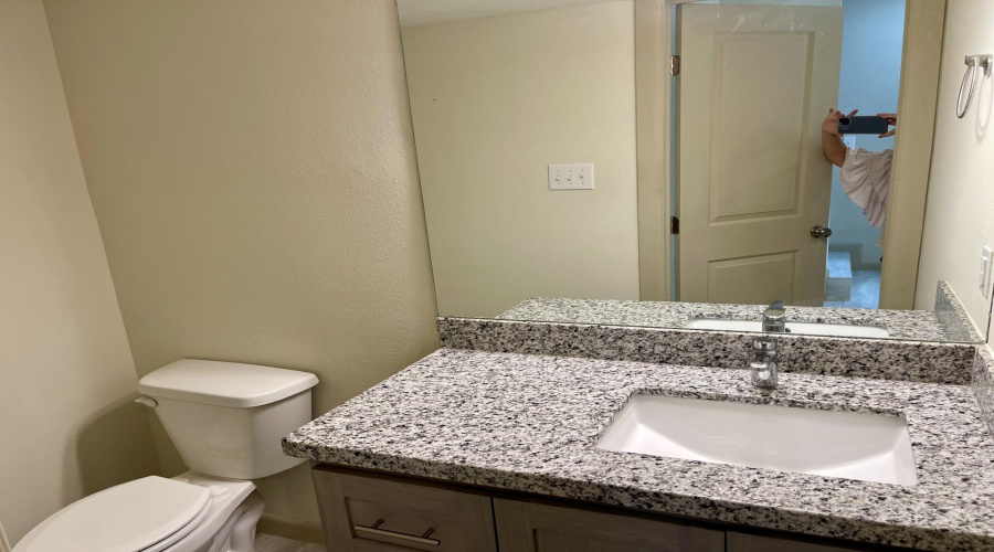 4101 Blue Quail Rd, Laredo, Texas 78045, 3 Bedrooms Bedrooms, 4 Rooms Rooms,2 BathroomsBathrooms,Residential,For Rent,4101 Blue Quail Rd,20264651