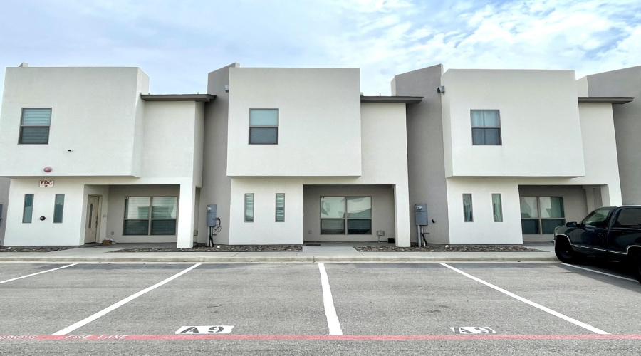 4101 Blue Quail Rd, Laredo, Texas 78045, 3 Bedrooms Bedrooms, 4 Rooms Rooms,2 BathroomsBathrooms,Residential,For Rent,4101 Blue Quail Rd,20264651