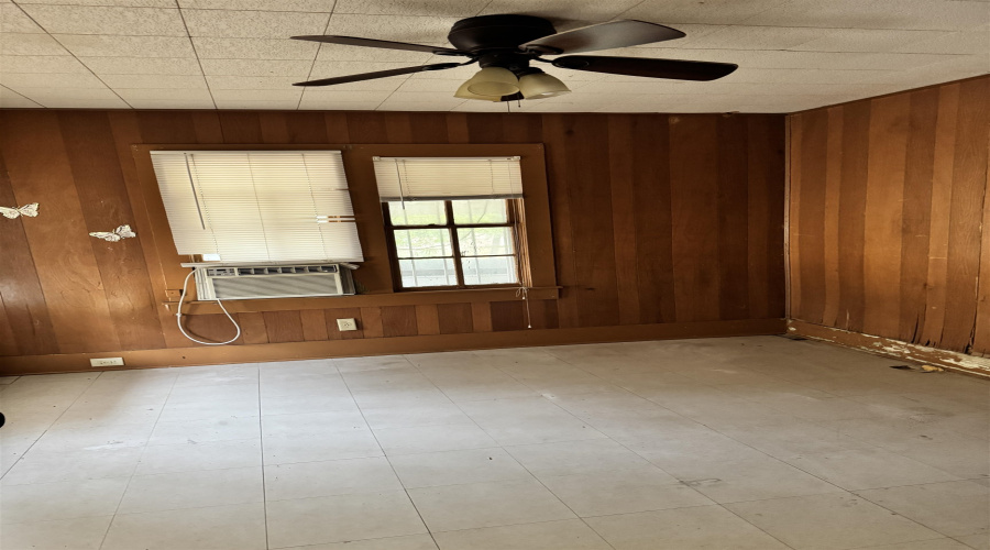 819 Rosario St, Laredo, Texas 78040, 4 Bedrooms Bedrooms, 6 Rooms Rooms,2 BathroomsBathrooms,Residential,For Sale,819 Rosario St,20264654