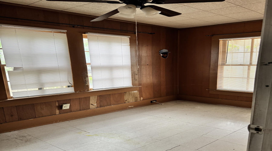 819 Rosario St, Laredo, Texas 78040, 4 Bedrooms Bedrooms, 6 Rooms Rooms,2 BathroomsBathrooms,Residential,For Sale,819 Rosario St,20264654