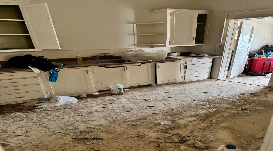 819 Rosario St, Laredo, Texas 78040, 4 Bedrooms Bedrooms, 6 Rooms Rooms,2 BathroomsBathrooms,Residential,For Sale,819 Rosario St,20264654