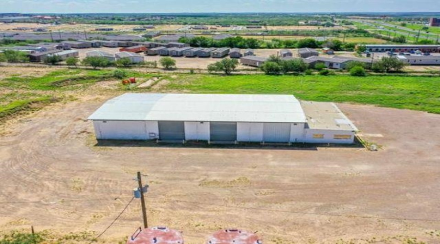 5215 U.S. Hwy 83 South, LAREDO, Texas 78046, 1 Bedroom Bedrooms, 21 Rooms Rooms,3 BathroomsBathrooms,Commercial/industrial,For Sale,5215 U.S. Hwy 83 South,20264661