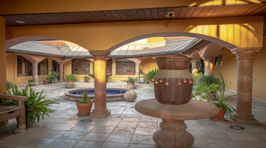 22168 U.S. Hwy 83 North, Laredo, Texas 78045, 6 Bedrooms Bedrooms, 13 Rooms Rooms,5 BathroomsBathrooms,Residential,For Sale,22168 U.S. Hwy 83 North,20264655