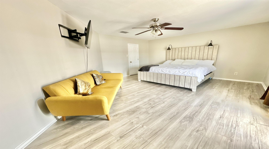 3054 St Isaac Lp, Laredo, Texas 78045-2812, 5 Bedrooms Bedrooms, 7 Rooms Rooms,4 BathroomsBathrooms,Residential,For Sale,3054 St Isaac Lp,20264657