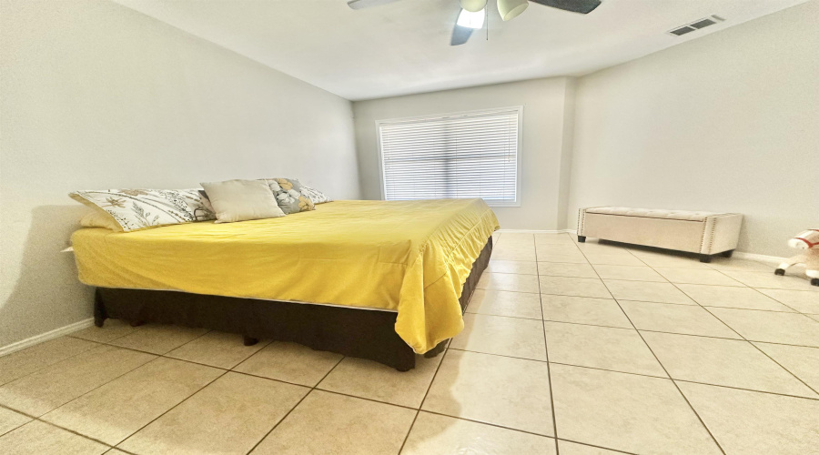 3054 St Isaac Lp, Laredo, Texas 78045-2812, 5 Bedrooms Bedrooms, 7 Rooms Rooms,4 BathroomsBathrooms,Residential,For Sale,3054 St Isaac Lp,20264657
