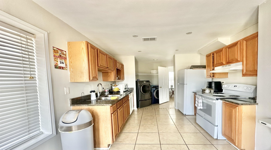 3054 St Isaac Lp, Laredo, Texas 78045-2812, 5 Bedrooms Bedrooms, 7 Rooms Rooms,4 BathroomsBathrooms,Residential,For Sale,3054 St Isaac Lp,20264657
