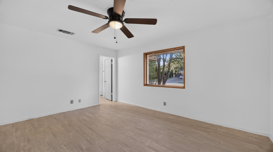 1323 Cross Country Ln., Laredo, Texas 78045, 6 Bedrooms Bedrooms, 11 Rooms Rooms,6 BathroomsBathrooms,Residential,For Sale,1323 Cross Country Ln.,20264659