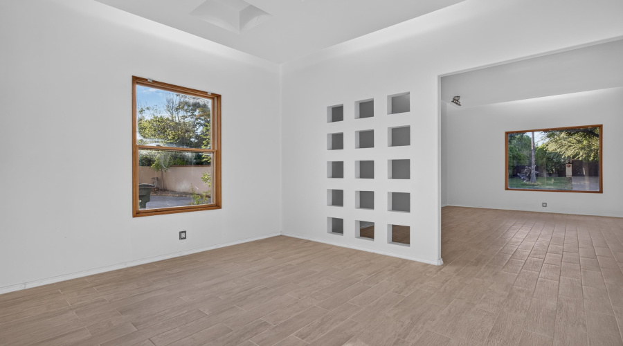 1323 Cross Country Ln., Laredo, Texas 78045, 6 Bedrooms Bedrooms, 11 Rooms Rooms,6 BathroomsBathrooms,Residential,For Sale,1323 Cross Country Ln.,20264659