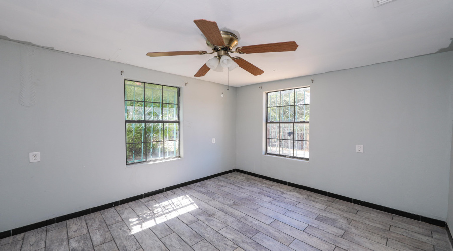 1719 Iturbide St, Laredo, Texas 78040, 3 Bedrooms Bedrooms, 5 Rooms Rooms,2 BathroomsBathrooms,Residential,For Sale,1719 Iturbide St,20264663