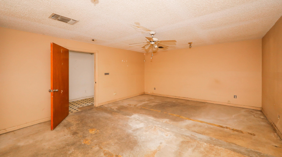 1719 Iturbide St, Laredo, Texas 78040, 3 Bedrooms Bedrooms, 5 Rooms Rooms,2 BathroomsBathrooms,Residential,For Sale,1719 Iturbide St,20264663