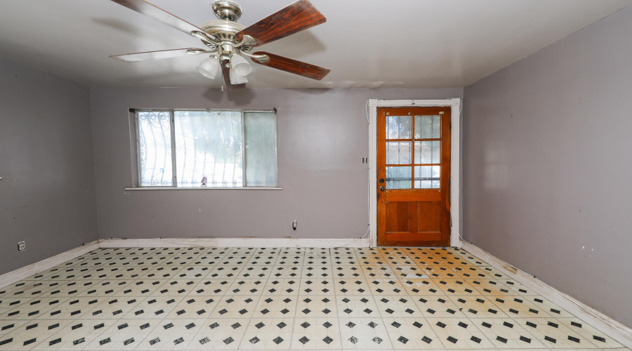 1719 Iturbide St, Laredo, Texas 78040, 3 Bedrooms Bedrooms, 5 Rooms Rooms,2 BathroomsBathrooms,Residential,For Sale,1719 Iturbide St,20264663