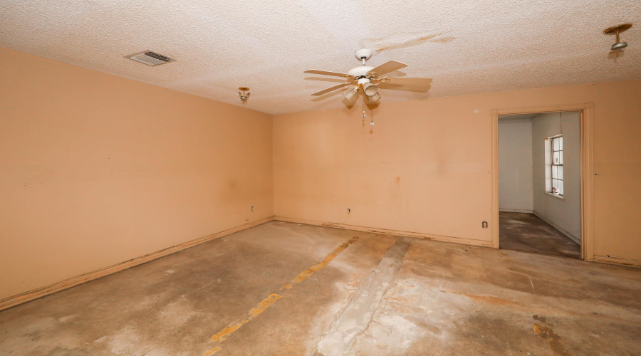 1719 Iturbide St, Laredo, Texas 78040, 3 Bedrooms Bedrooms, 5 Rooms Rooms,2 BathroomsBathrooms,Residential,For Sale,1719 Iturbide St,20264663