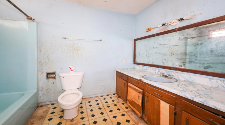 1719 Iturbide St, Laredo, Texas 78040, 3 Bedrooms Bedrooms, 5 Rooms Rooms,2 BathroomsBathrooms,Residential,For Sale,1719 Iturbide St,20264663