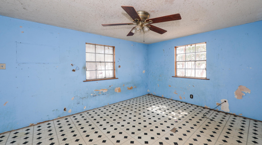 1719 Iturbide St, Laredo, Texas 78040, 3 Bedrooms Bedrooms, 5 Rooms Rooms,2 BathroomsBathrooms,Residential,For Sale,1719 Iturbide St,20264663