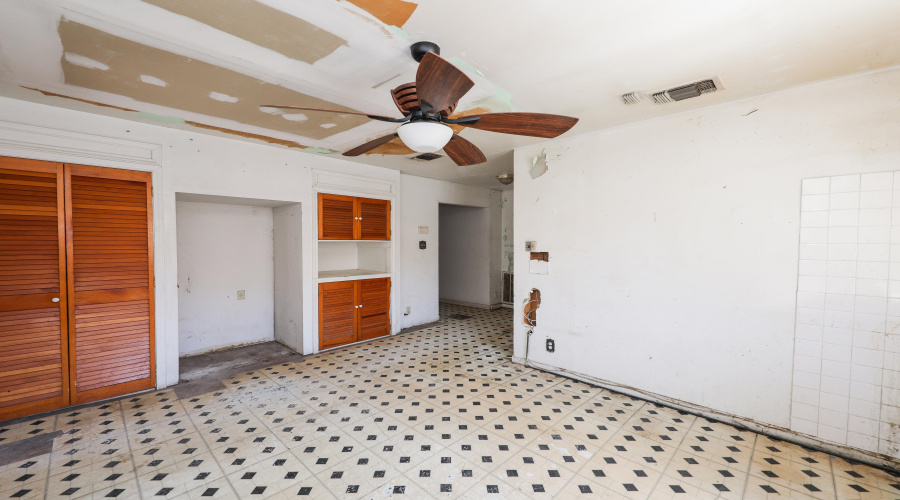 1719 Iturbide St, Laredo, Texas 78040, 3 Bedrooms Bedrooms, 5 Rooms Rooms,2 BathroomsBathrooms,Residential,For Sale,1719 Iturbide St,20264663