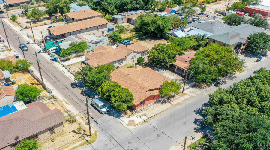 1719 Iturbide St, Laredo, Texas 78040, 3 Bedrooms Bedrooms, 5 Rooms Rooms,2 BathroomsBathrooms,Residential,For Sale,1719 Iturbide St,20264663