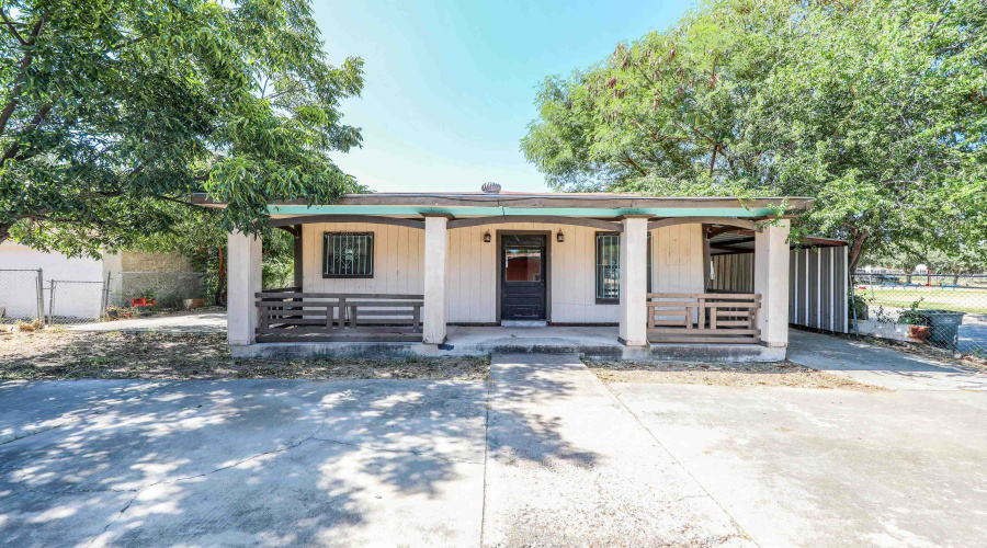 1719 Iturbide St, Laredo, Texas 78040, 3 Bedrooms Bedrooms, 5 Rooms Rooms,2 BathroomsBathrooms,Residential,For Sale,1719 Iturbide St,20264663
