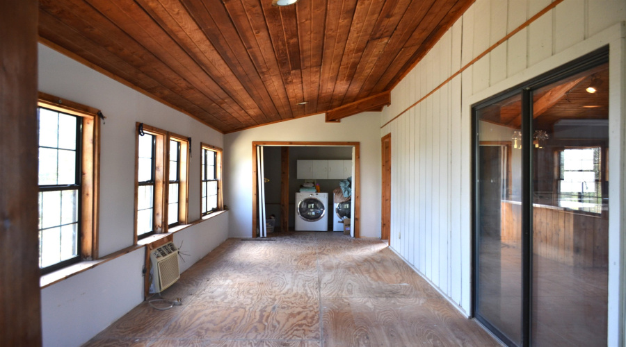 361 Monte Dr, Zapata, Texas 78076, 2 Bedrooms Bedrooms, 5 Rooms Rooms,2 BathroomsBathrooms,Residential,For Sale,361 Monte Dr,20264665