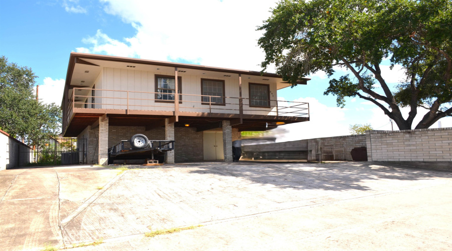 361 Monte Dr, Zapata, Texas 78076, 2 Bedrooms Bedrooms, 5 Rooms Rooms,2 BathroomsBathrooms,Residential,For Sale,361 Monte Dr,20264665