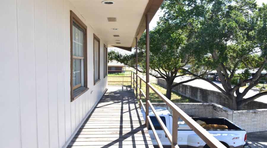 361 Monte Dr, Zapata, Texas 78076, 2 Bedrooms Bedrooms, 5 Rooms Rooms,2 BathroomsBathrooms,Residential,For Sale,361 Monte Dr,20264665