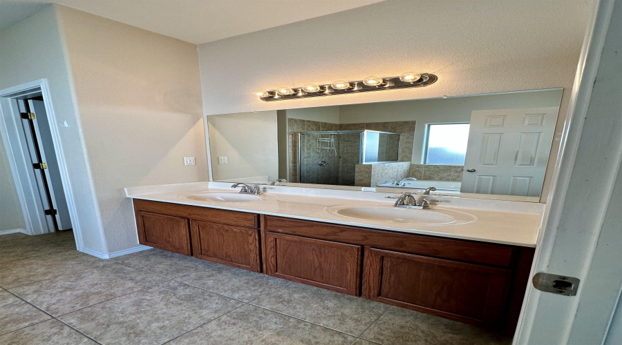 113 Washingtonia Dr, Laredo, Texas 78045, 4 Bedrooms Bedrooms, 9 Rooms Rooms,2 BathroomsBathrooms,Residential,For Sale,113 Washingtonia Dr,20264668
