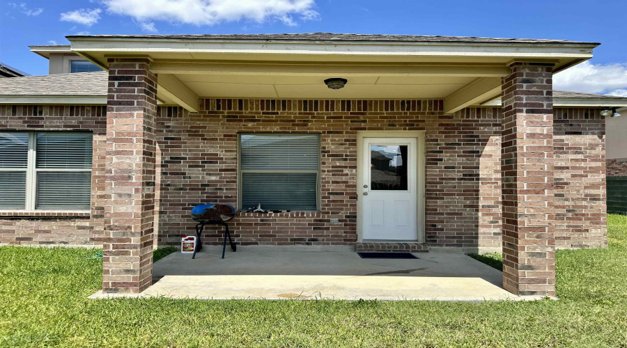 113 Washingtonia Dr, Laredo, Texas 78045, 4 Bedrooms Bedrooms, 9 Rooms Rooms,2 BathroomsBathrooms,Residential,For Sale,113 Washingtonia Dr,20264668