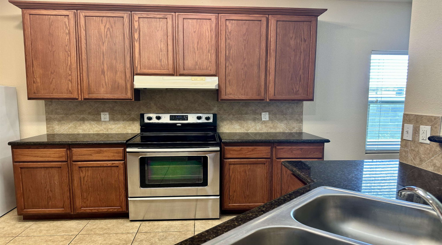 113 Washingtonia Dr, Laredo, Texas 78045, 4 Bedrooms Bedrooms, 9 Rooms Rooms,2 BathroomsBathrooms,Residential,For Sale,113 Washingtonia Dr,20264668